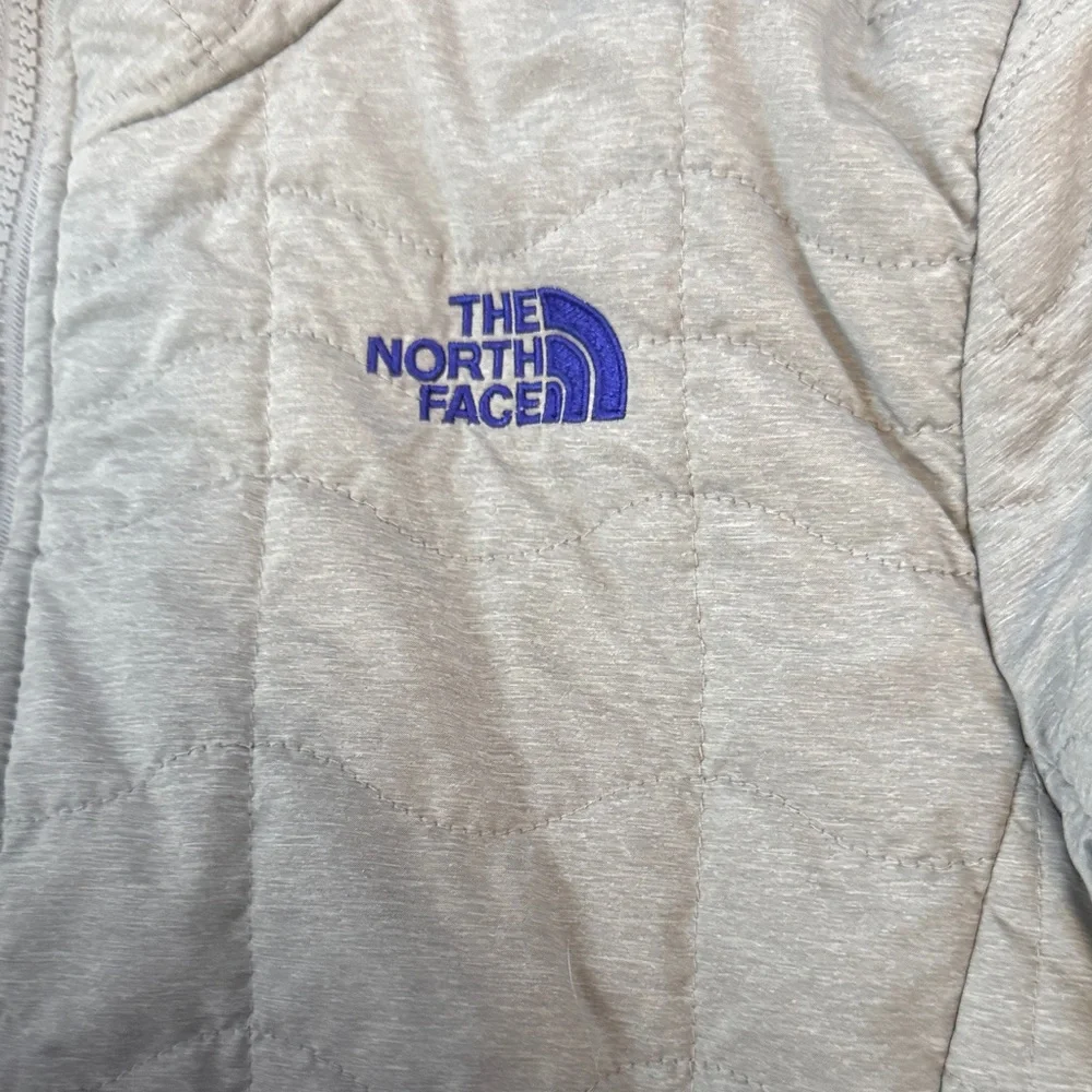 The North Face Light Gray Quilted Jacket - Picture 2 of 3